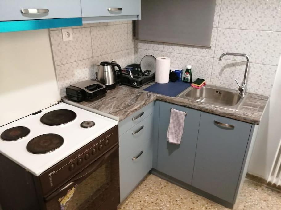 Ανακαινισμένο 8 Λεπτά Από Το Μετρό. Apartment Athens Exterior photo